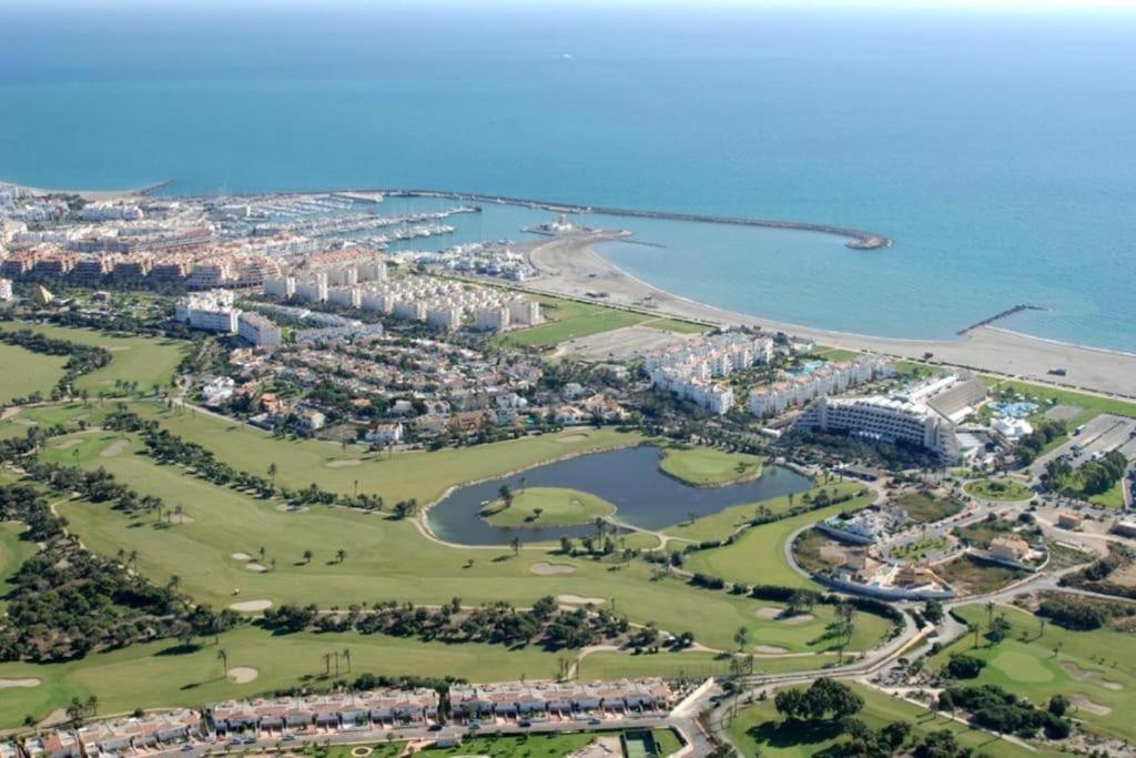 Apartamento De Calidad En Con Excelente Vista Al Mar Y Buena Ubicacion